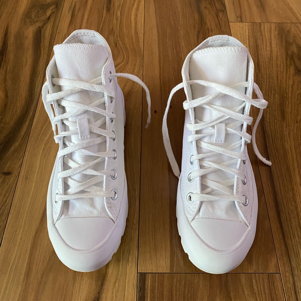 Converse Chuck Taylor All Star White High-Top Canvas Sneakers size 6
